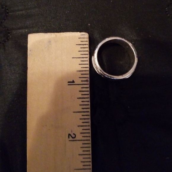 Sterling Silver Ring - Picture 4 of 4